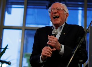 Bernie Sanders conduce sondajele inaintea primarilor democrati din Iowa
