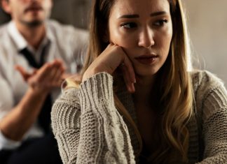 10 comportamente care pot alunga oamenii