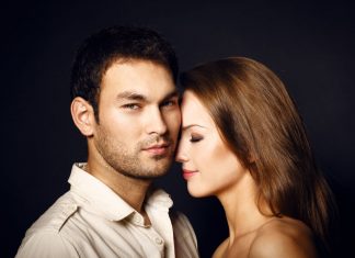 7 motive pentru a te intalni cu un barbat mai tanar decat tine