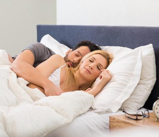Descopera cea mai buna pozitie pentru a dormi in cuplu!