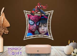 Lampă LED personalizată pentru copii mici – un cadou de neuitat la botez sau ziua de naștere